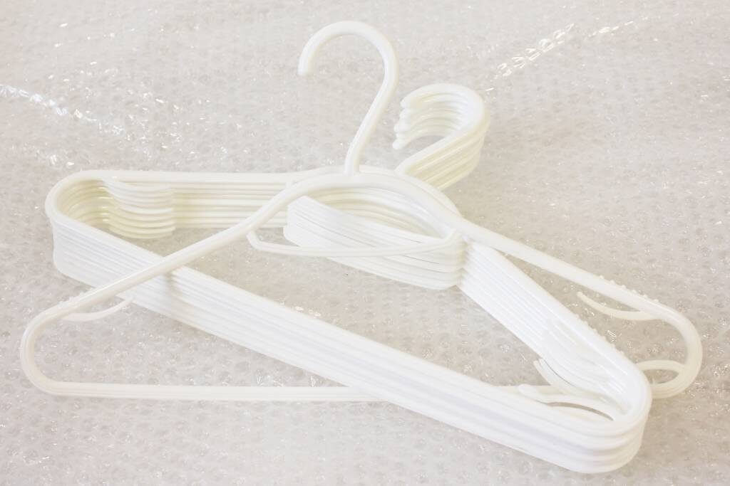 White Color Range Hanger